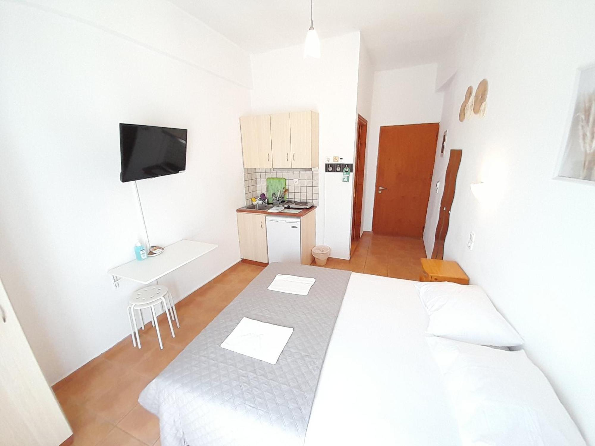 Lydia Mare Aparthotel Agios Kirykos  Room photo