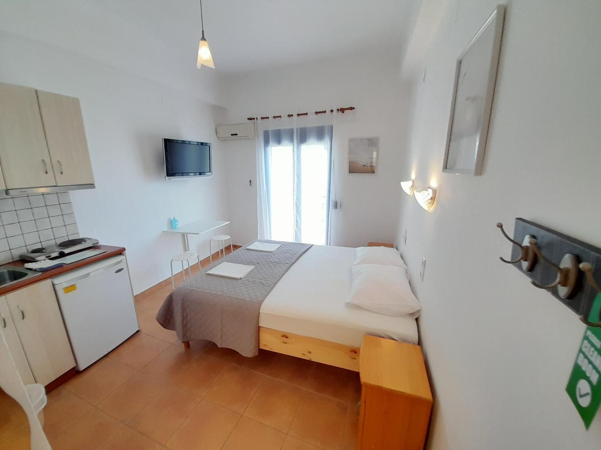 Lydia Mare Aparthotel Agios Kirykos  Room photo