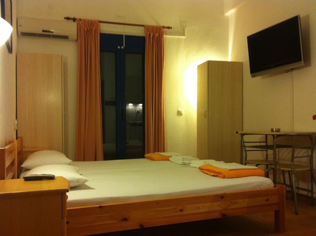 Lydia Mare Aparthotel Agios Kirykos  Exterior photo
