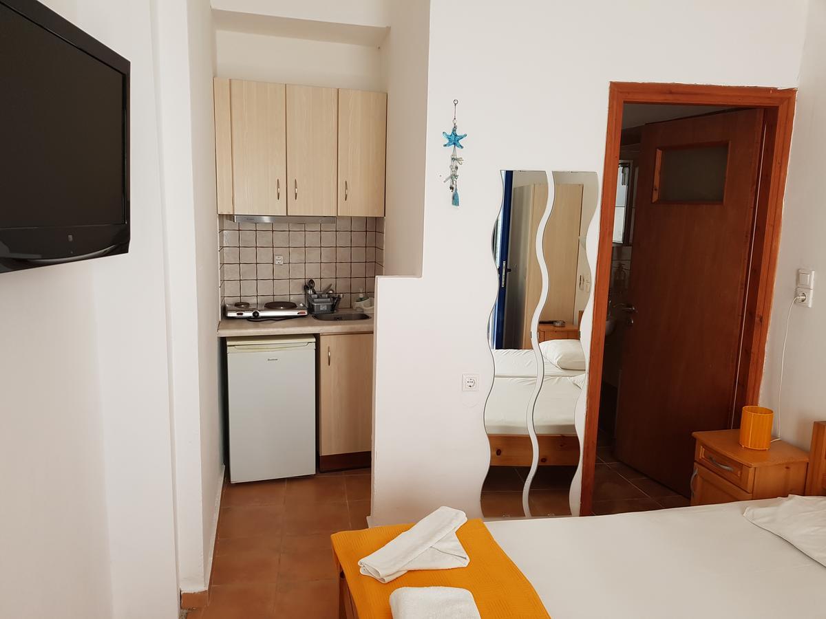 Lydia Mare Aparthotel Agios Kirykos  Exterior photo