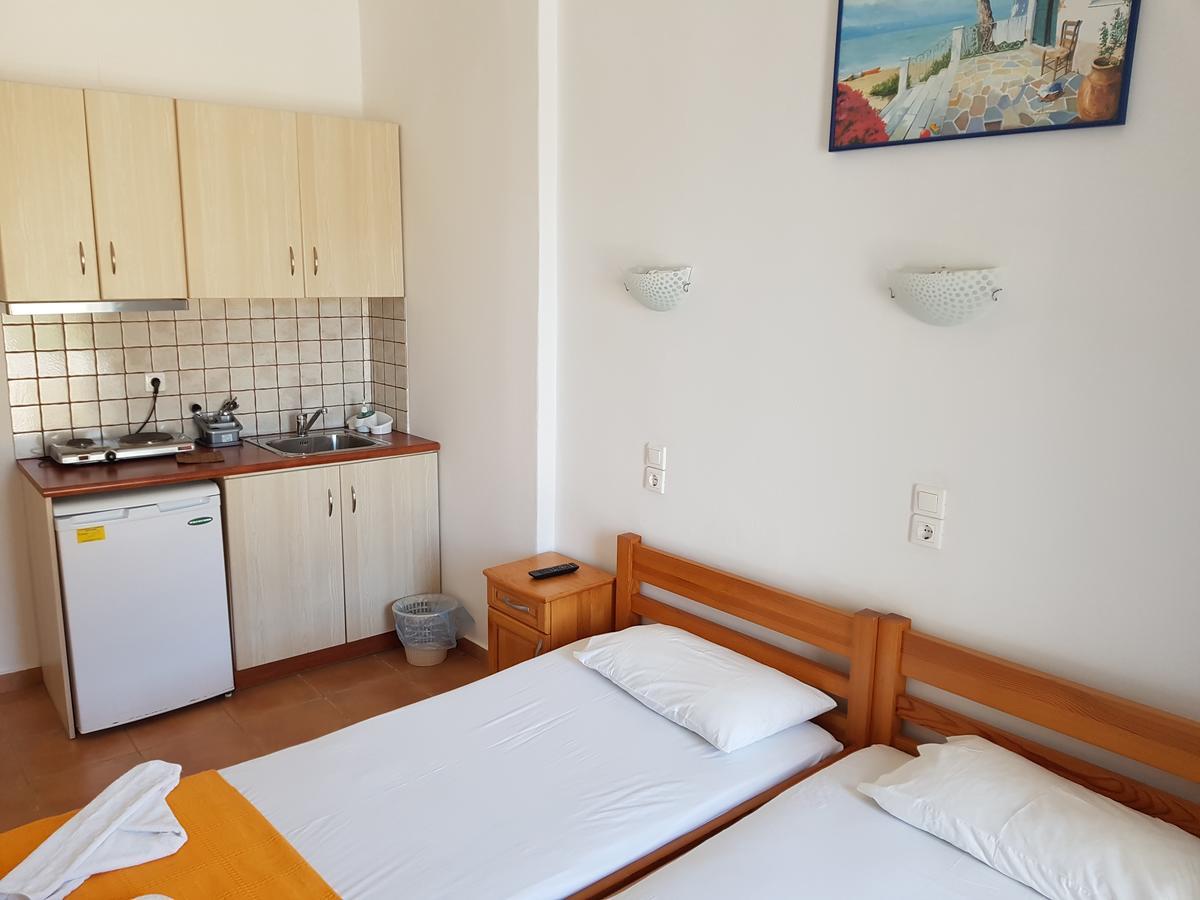 Lydia Mare Aparthotel Agios Kirykos  Exterior photo
